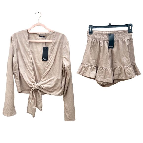 NWT Nasty Gal Long Sleeve Cotton Tie-Front Top and Ruffle Short Set Stone Size 6 - Picture 2 of 12